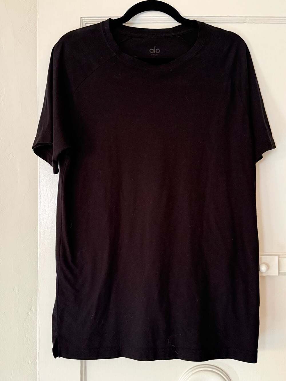 Alo Yoga Men's The Triumph Raglan Tee Black Short Sleeve